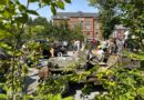 La parade militaire « Field Depot » traverse Chastre